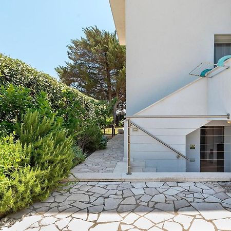 Charming Seafront Apartment With Garden And Patio Фертилия Екстериор снимка