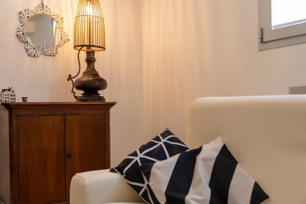 Charming Seafront Apartment With Garden And Patio Фертилия Екстериор снимка