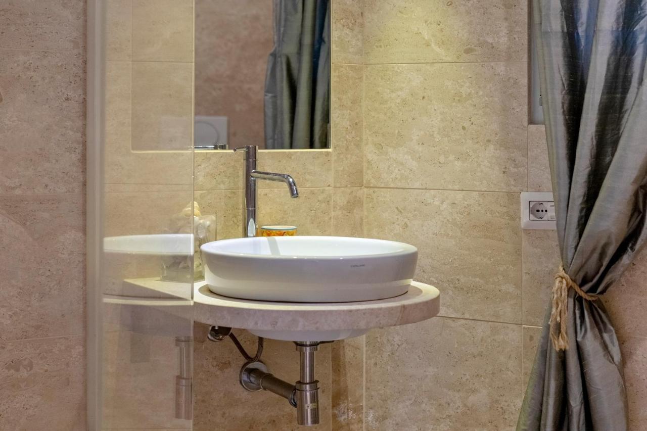 Charming Seafront Apartment With Garden And Patio Фертилия Екстериор снимка
