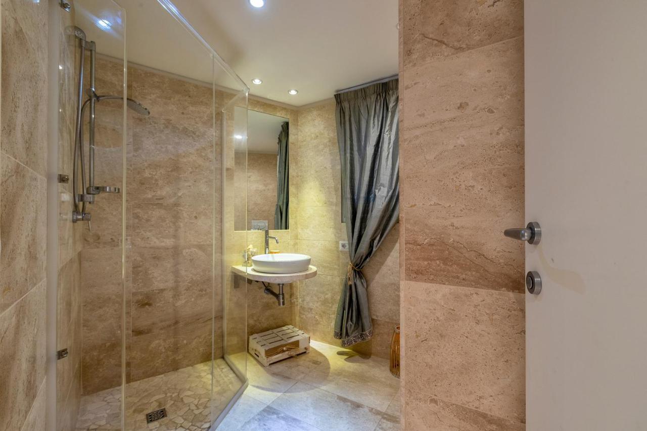 Charming Seafront Apartment With Garden And Patio Фертилия Екстериор снимка