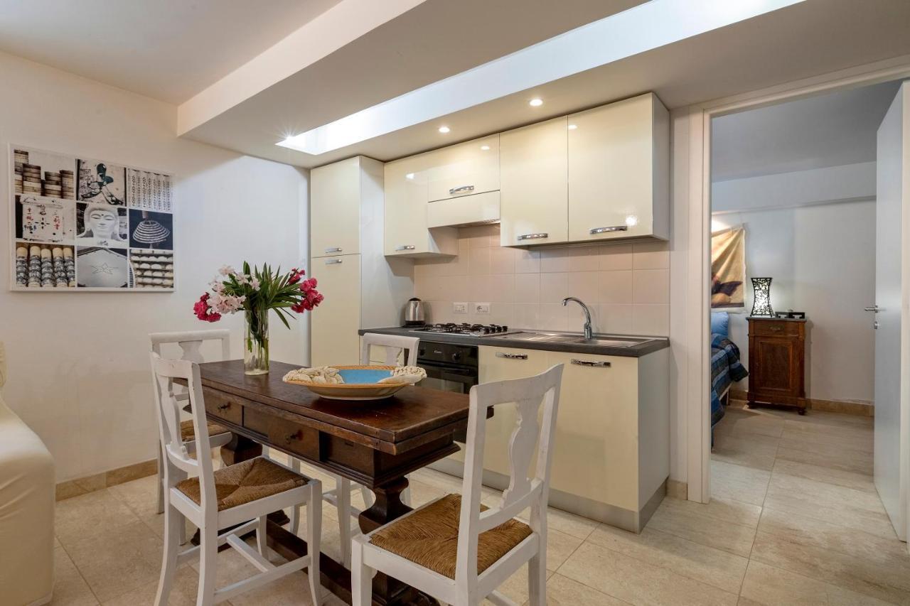 Charming Seafront Apartment With Garden And Patio Фертилия Екстериор снимка